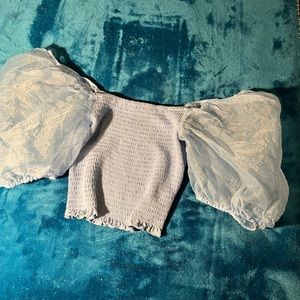 blue, puffy sleeve crop top